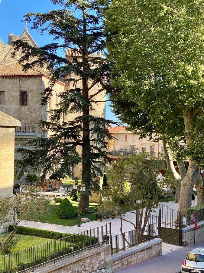 Tresors De La Cathedrale, Maison De Ville Sur 4 Niveaux นาร์บอนน์ ภายนอก รูปภาพ