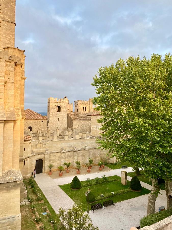 Tresors De La Cathedrale, Maison De Ville Sur 4 Niveaux นาร์บอนน์ ภายนอก รูปภาพ
